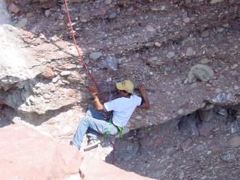 RodrigoClimbing3_Mar29,2005